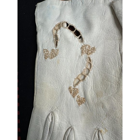 6 pr Vintage Gloves 50s to 70s White Leather With Flaws - Picture 5 of 14